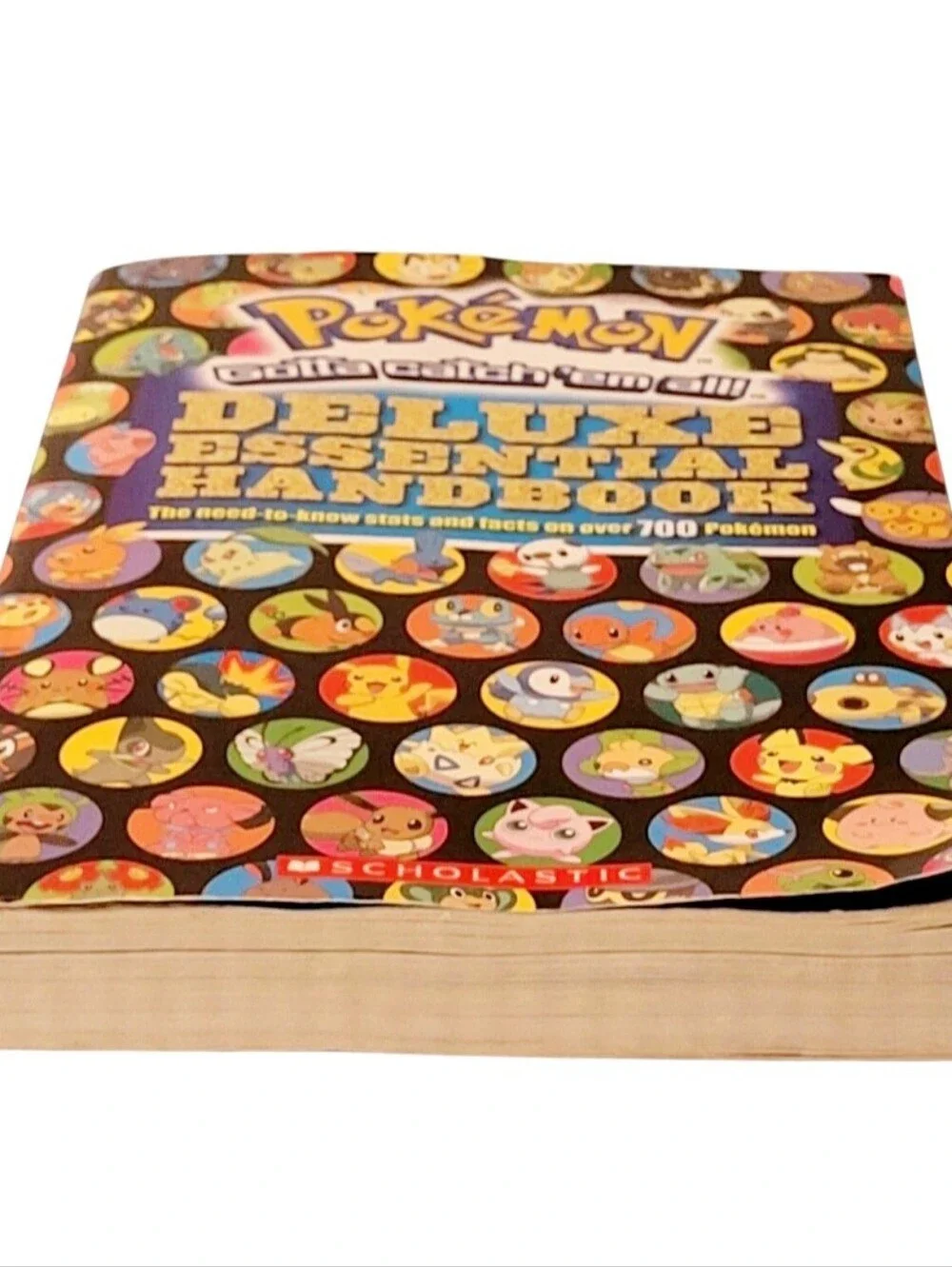 2015 Pokémon Deluxe Essential Handbook Scholastic: Stats & Facts 700+ Pokémon. B